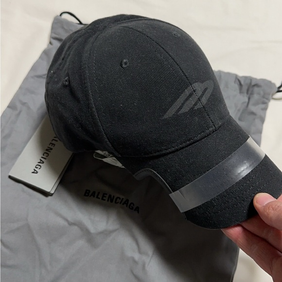 Balenciaga Charcoal Cap - Picture 1 of 3